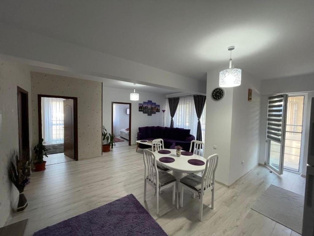 Deny'S Apartament Gura Humorului Ngoại thất bức ảnh